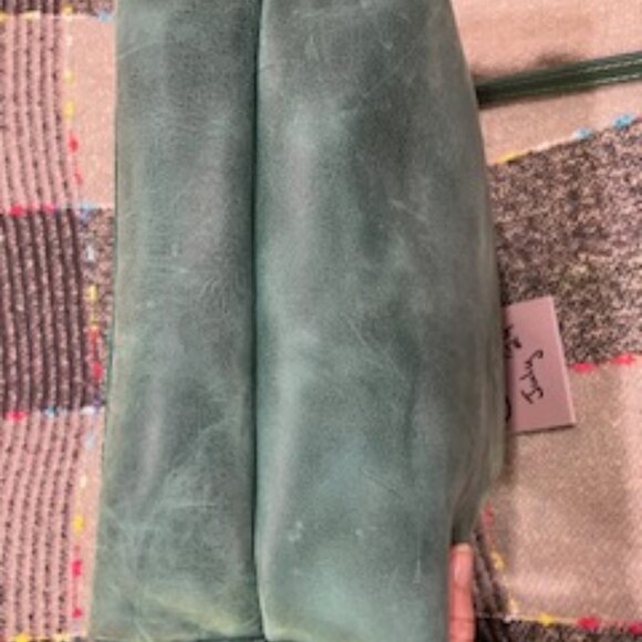 Portland Leather Surf Medium Classic Crossbody VGUC - Picture 5 of 12